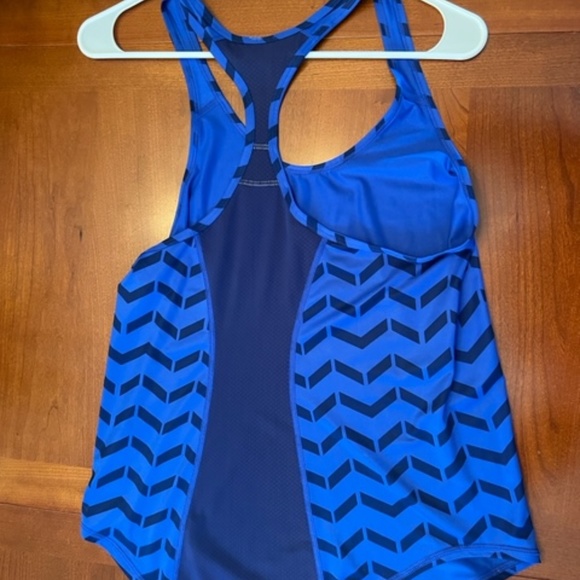 LUCY Blue and Black Chevron Tank Size M - Picture 2 of 2
